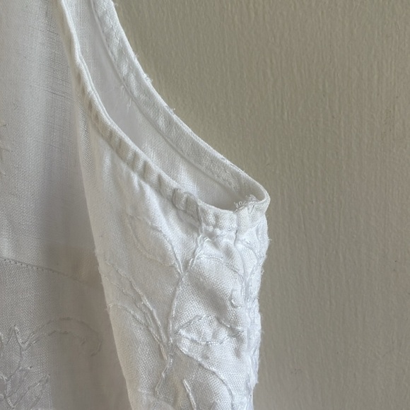 TWEEDS 100% linen White Sleeveless Top embroidery paisley detail XL cottage core - Picture 4 of 8